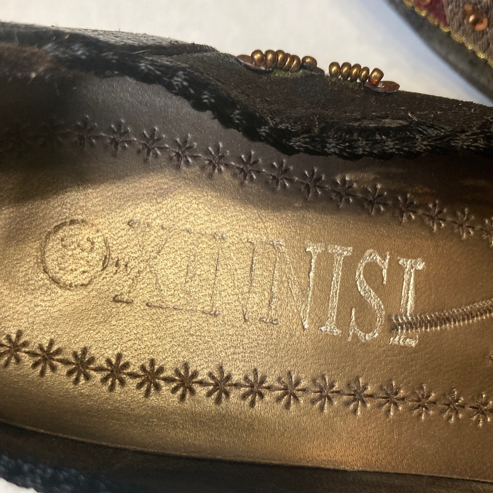 Project Vintage XINNISI Black Gold Bronze Embroidered Beaded Kitten Heels Sz 36 - Picture 2 of 13